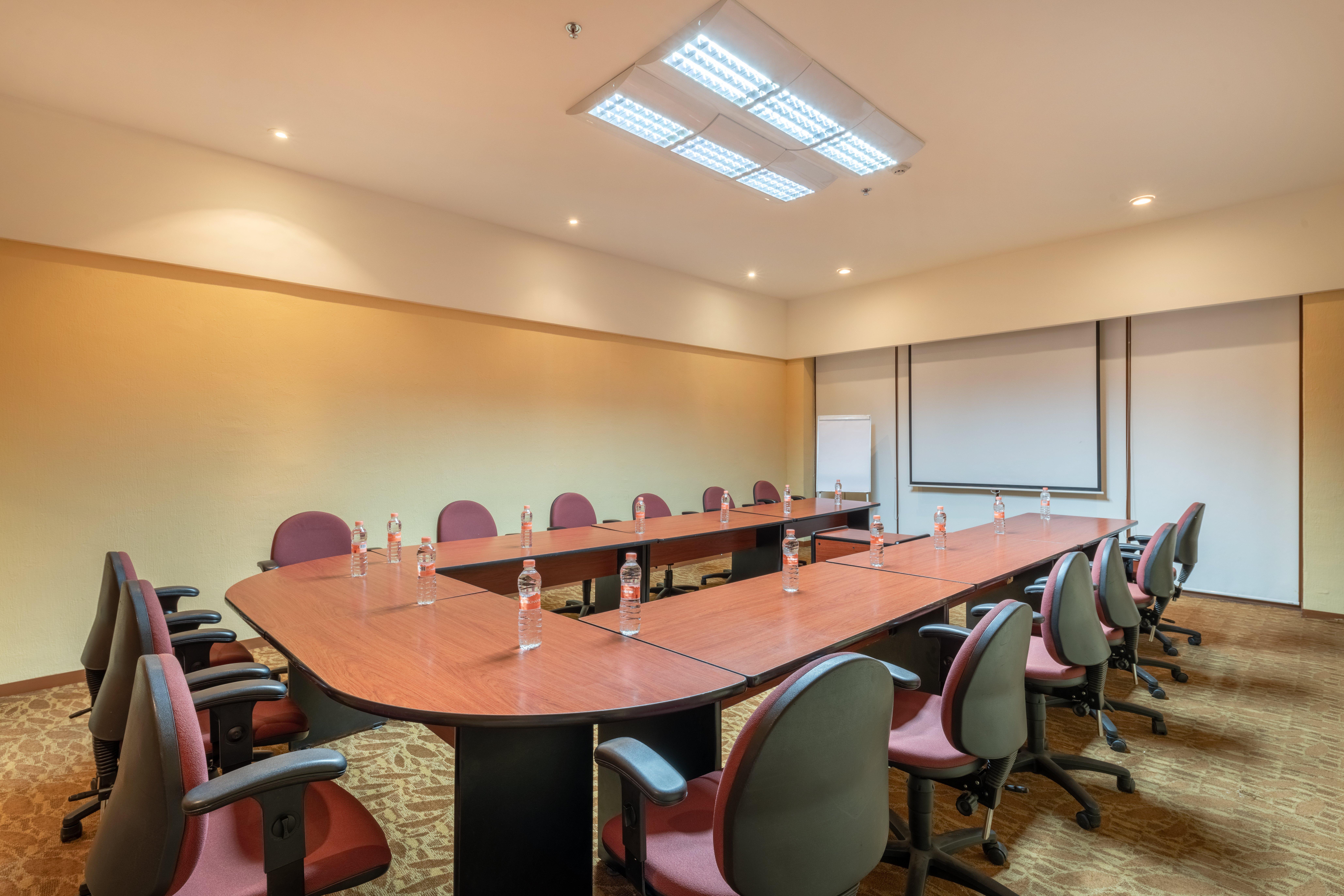 Hotel Guadalajara Expo Plaza Del Sol, An Ihg 4*